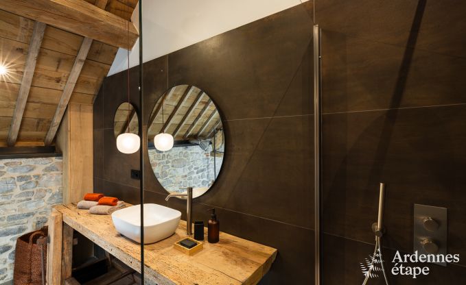 Maison de vacances authentique pour 6 personnes  Anhe avec sauna priv, terrasse couverte et intrieur de luxe