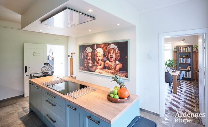 Villa de luxe avec piscine et court de tennis pour 14 personnes  Anhe, situe dans la valle de la Moligne