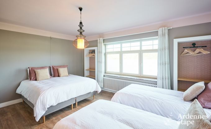 Villa de luxe avec piscine et court de tennis pour 14 personnes � Anh�e, situ�e dans la vall�e de la Molign�e