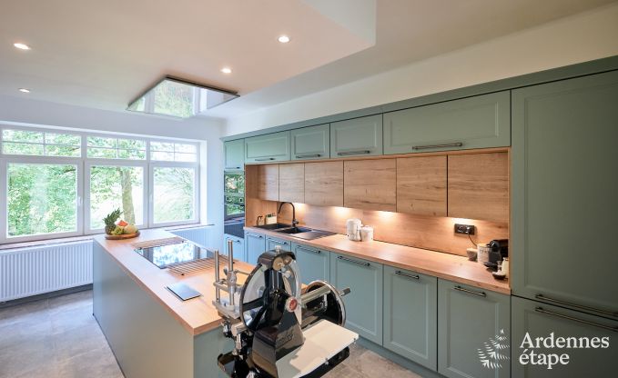 Villa de luxe avec piscine et court de tennis pour 14 personnes � Anh�e, situ�e dans la vall�e de la Molign�e