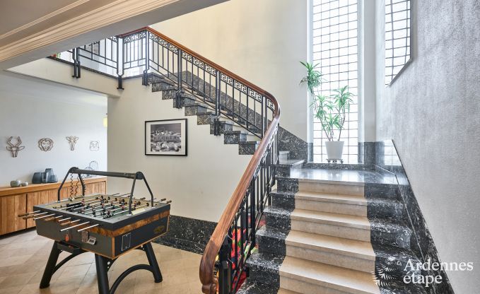 Villa de luxe avec piscine et court de tennis pour 14 personnes � Anh�e, situ�e dans la vall�e de la Molign�e