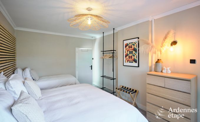 Villa de luxe avec piscine et court de tennis pour 14 personnes � Anh�e, situ�e dans la vall�e de la Molign�e