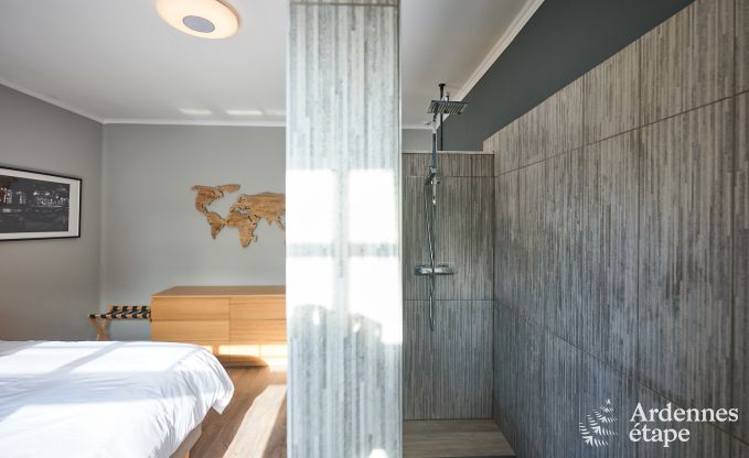 Villa de luxe avec piscine et court de tennis pour 14 personnes  Anhe, situe dans la valle de la Moligne