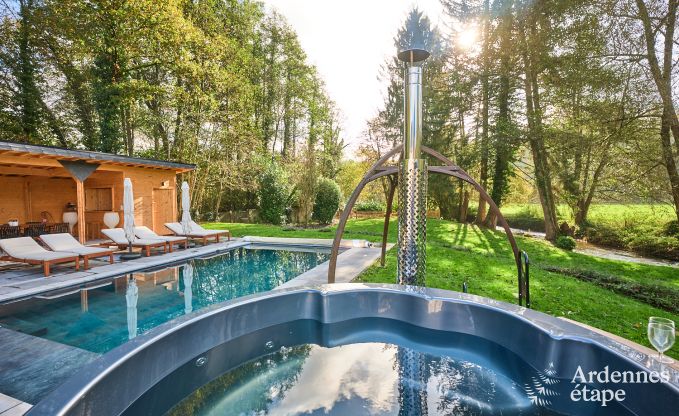 Villa de luxe avec piscine et court de tennis pour 14 personnes  Anhe, situe dans la valle de la Moligne