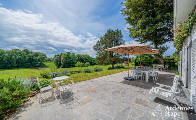 Grande villa  Assesse, 9 personnes avec 5 chambres et votre propre parc