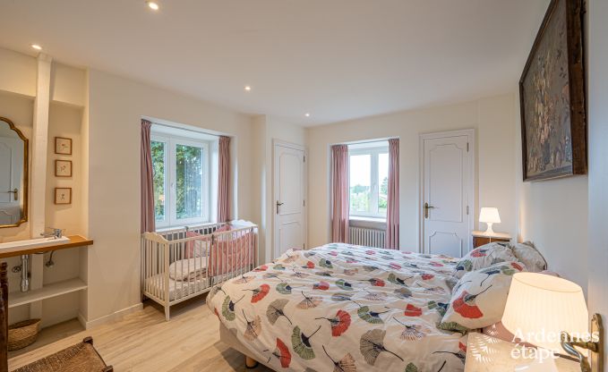 Grande villa  Assesse, 9 personnes avec 5 chambres et votre propre parc