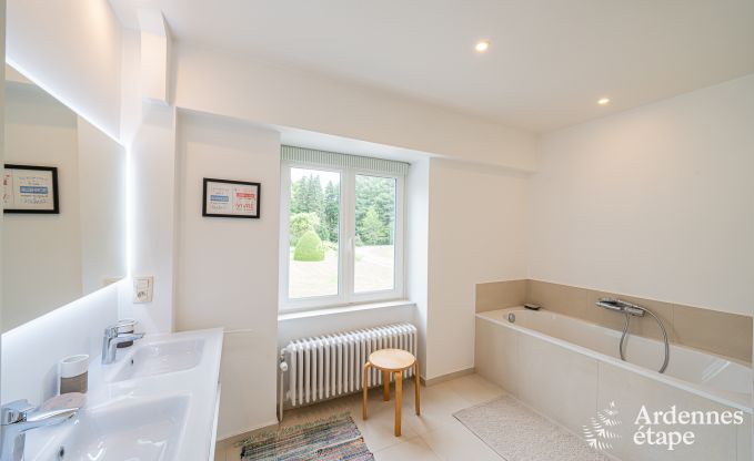 Grande villa  Assesse, 9 personnes avec 5 chambres et votre propre parc