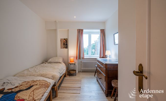 Grande villa  Assesse, 9 personnes avec 5 chambres et votre propre parc