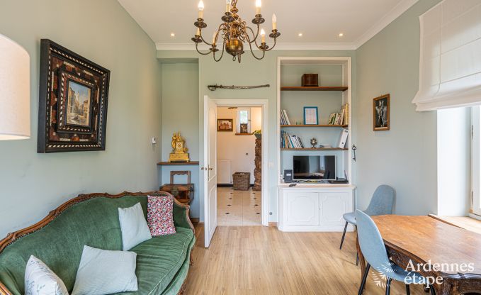 Grande villa  Assesse, 9 personnes avec 5 chambres et votre propre parc