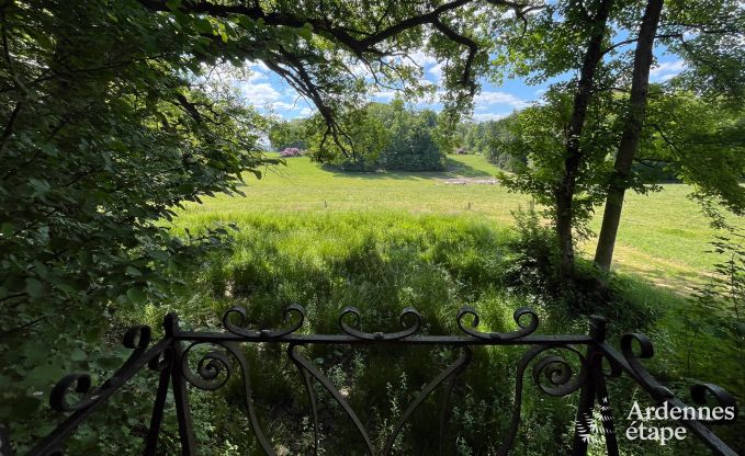Grande villa  Assesse, 9 personnes avec 5 chambres et votre propre parc