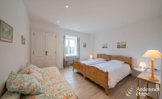 Grande villa  Assesse, 9 personnes avec 5 chambres et votre propre parc