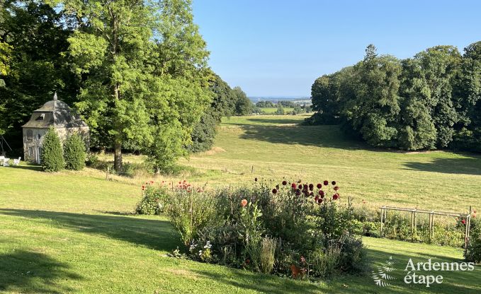 Grande villa  Assesse, 9 personnes avec 5 chambres et votre propre parc