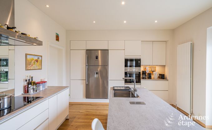 Grande villa  Assesse, 9 personnes avec 5 chambres et votre propre parc