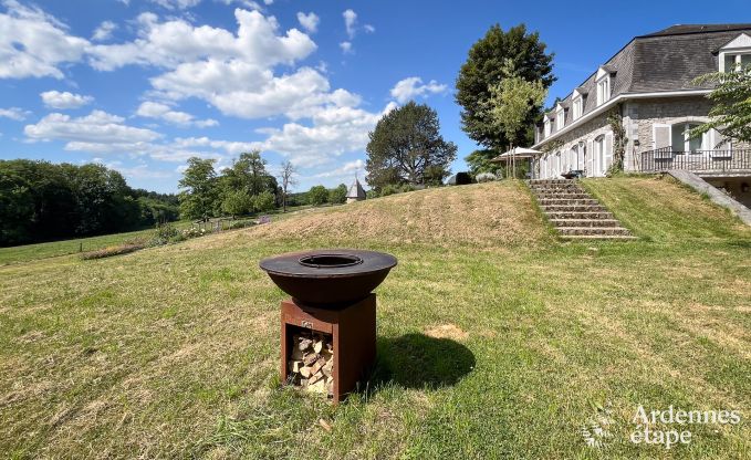 Grande villa  Assesse, 9 personnes avec 5 chambres et votre propre parc