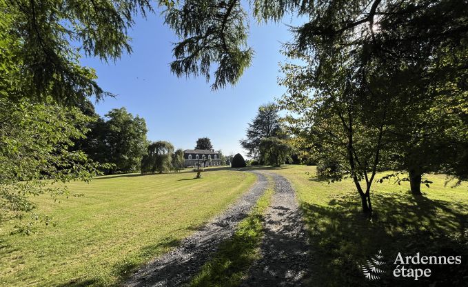 Grande villa  Assesse, 9 personnes avec 5 chambres et votre propre parc