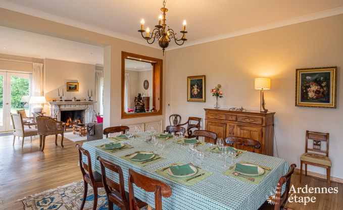 Grande villa  Assesse, 9 personnes avec 5 chambres et votre propre parc
