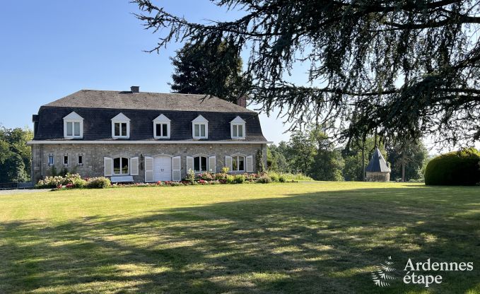 Grande villa  Assesse, 9 personnes avec 5 chambres et votre propre parc