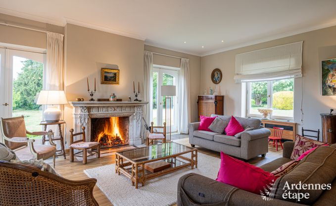 Grande villa  Assesse, 9 personnes avec 5 chambres et votre propre parc