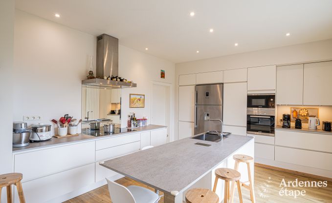 Grande villa  Assesse, 9 personnes avec 5 chambres et votre propre parc