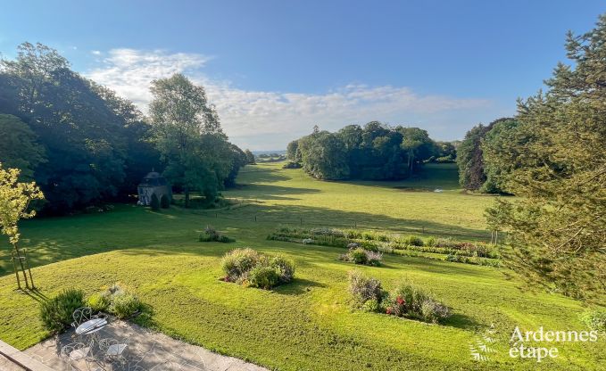 Grande villa  Assesse, 9 personnes avec 5 chambres et votre propre parc