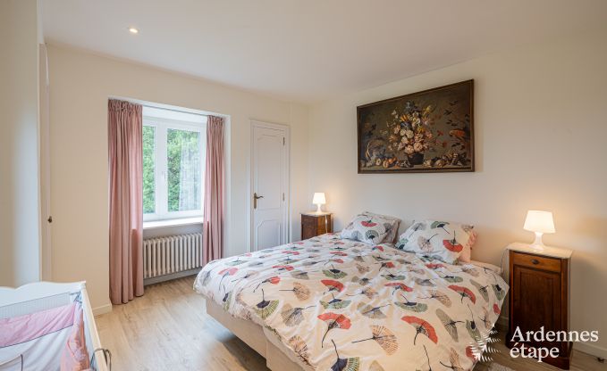 Grande villa  Assesse, 9 personnes avec 5 chambres et votre propre parc