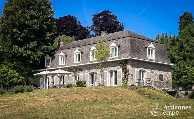 Grande villa  Assesse, 9 personnes avec 5 chambres et votre propre parc