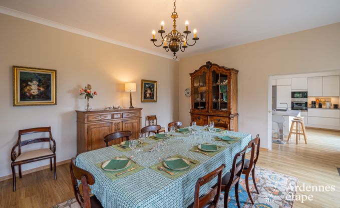 Grande villa  Assesse, 9 personnes avec 5 chambres et votre propre parc