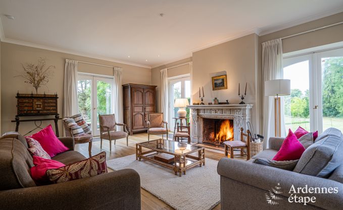 Grande villa  Assesse, 9 personnes avec 5 chambres et votre propre parc