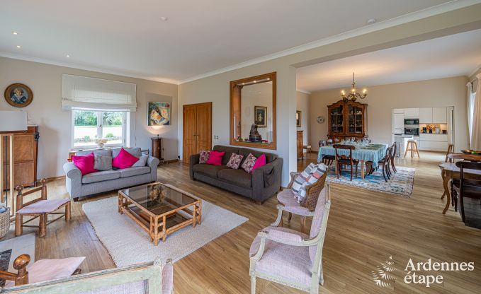 Grande villa  Assesse, 9 personnes avec 5 chambres et votre propre parc