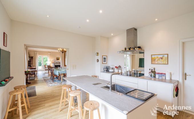 Grande villa  Assesse, 9 personnes avec 5 chambres et votre propre parc