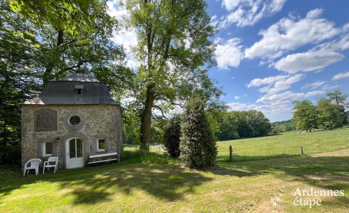 Grande villa  Assesse, 9 personnes avec 5 chambres et votre propre parc