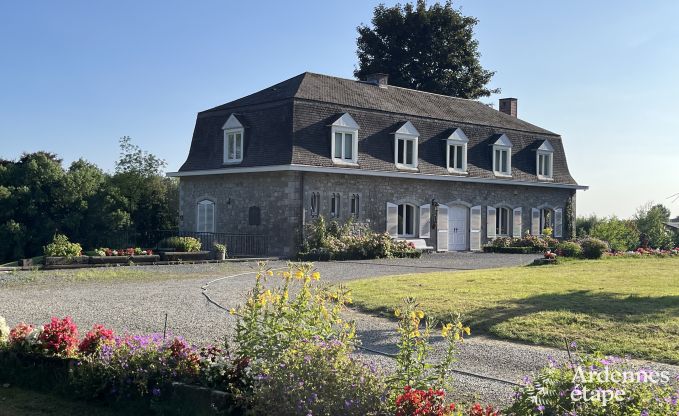 Grande villa  Assesse, 9 personnes avec 5 chambres et votre propre parc