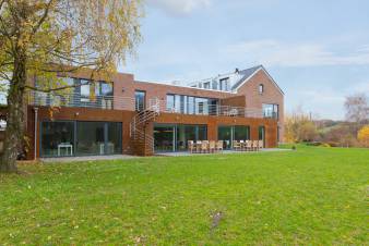 Gîte de vacances authentique et moderne grande capacité à louer à Aubel