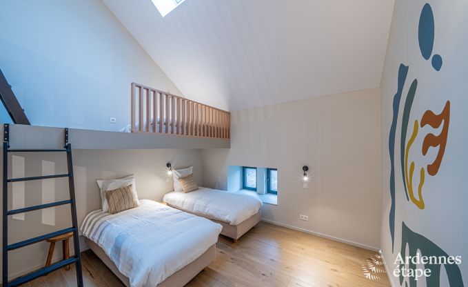 Grande maison de vacances  Aubel au bord de l'eau : idale pour 30 personnes avec piscine, billard et grands espaces