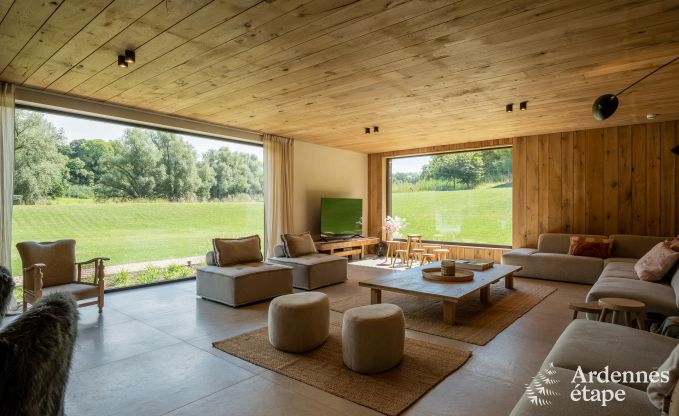 Grande maison de vacances  Aubel au bord de l'eau : idale pour 30 personnes avec piscine, billard et grands espaces