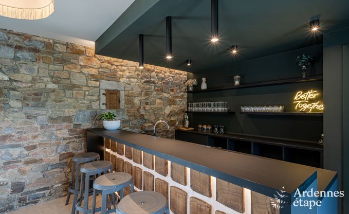 Grande maison de vacances  Aubel au bord de l'eau : idale pour 30 personnes avec piscine, billard et grands espaces