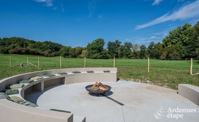Grande maison de vacances  Aubel au bord de l'eau : idale pour 30 personnes avec piscine, billard et grands espaces