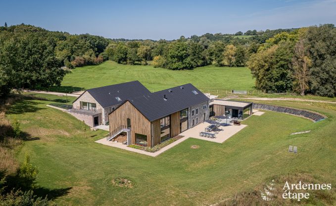 Grande maison de vacances  Aubel au bord de l'eau : idale pour 30 personnes avec piscine, billard et grands espaces