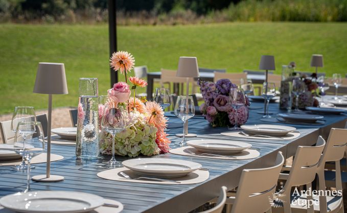 Grande maison de vacances  Aubel au bord de l'eau : idale pour 30 personnes avec piscine, billard et grands espaces