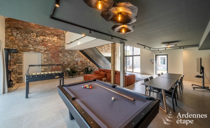 Grande maison de vacances  Aubel au bord de l'eau : idale pour 30 personnes avec piscine, billard et grands espaces