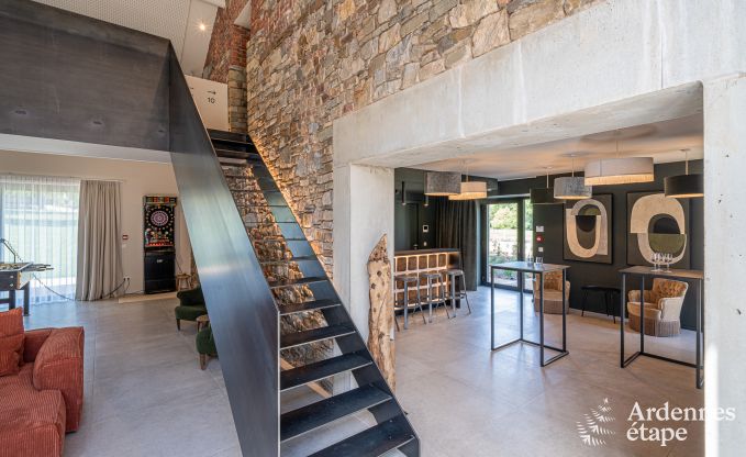 Grande maison de vacances � Aubel au bord de l'eau : id�ale pour 30 personnes avec piscine, billard et grands espaces