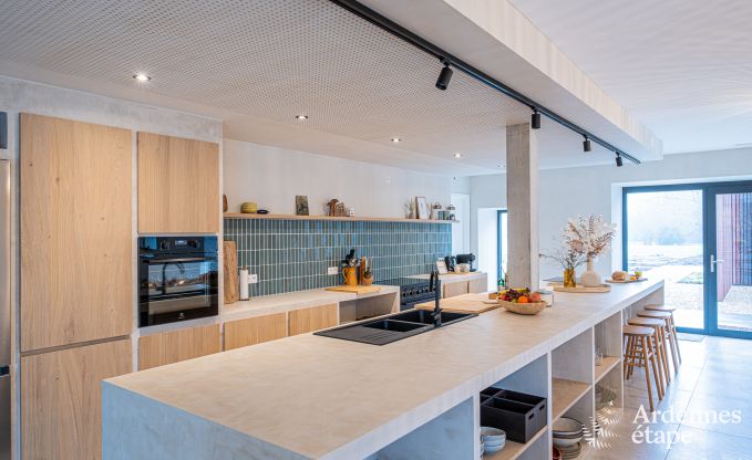 Grande maison de vacances � Aubel au bord de l'eau : id�ale pour 30 personnes avec piscine, billard et grands espaces