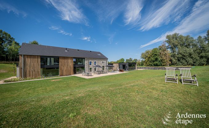 Grande maison de vacances � Aubel au bord de l'eau : id�ale pour 30 personnes avec piscine, billard et grands espaces