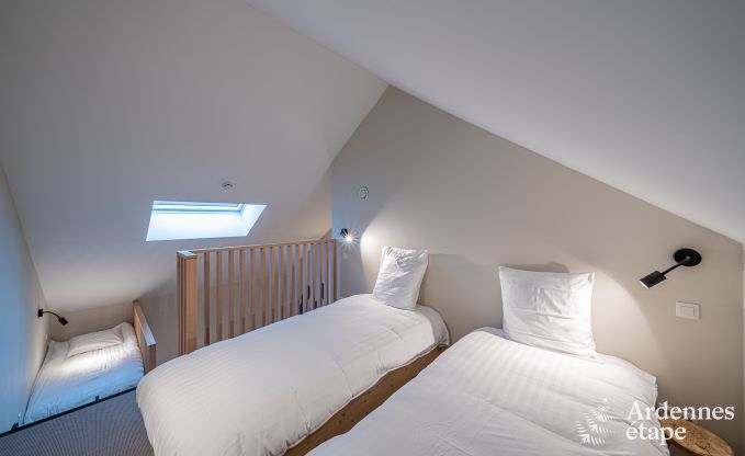 Grande maison de vacances � Aubel au bord de l'eau : id�ale pour 30 personnes avec piscine, billard et grands espaces