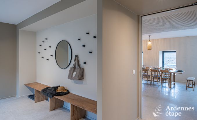 Grande maison de vacances � Aubel au bord de l'eau : id�ale pour 30 personnes avec piscine, billard et grands espaces