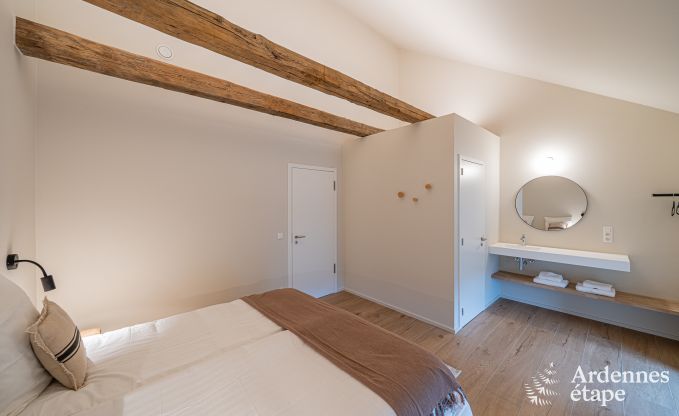 Grande maison de vacances � Aubel au bord de l'eau : id�ale pour 30 personnes avec piscine, billard et grands espaces