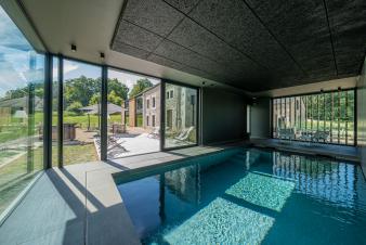 Maison de vacances Aubel, 21 personnes, 9 chambres, entièrement de plain-pied, au bord de l'eau en Ardenne