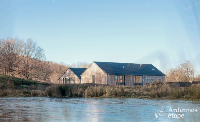 Grande maison de vacances  Aubel au bord de l'eau : idale pour 30 personnes avec piscine, billard et grands espaces