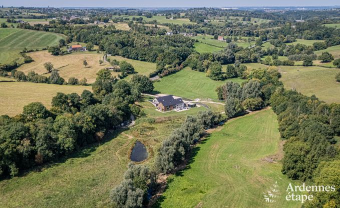 Grande maison de vacances  Aubel au bord de l'eau : idale pour 30 personnes avec piscine, billard et grands espaces