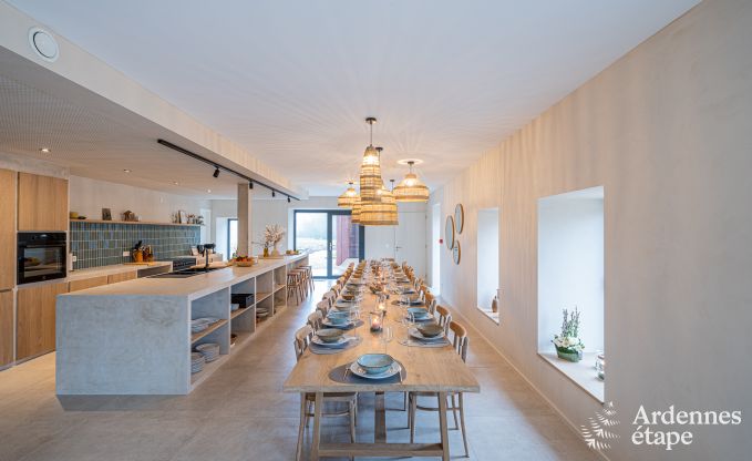 Grande maison de vacances au bord de l'eau � Aubel pour 21 personnes avec 9 chambres et salles de bains, piscine int�rieure et jardin priv�